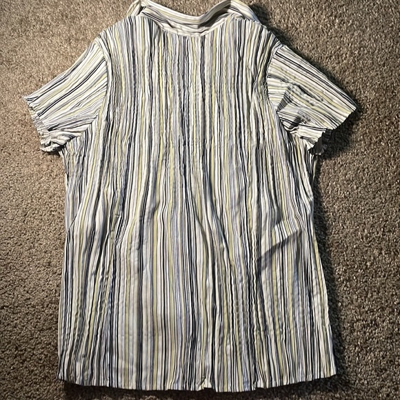 Stretchy Vertical Stripe Button Down Shirt - Picture 2 of 2